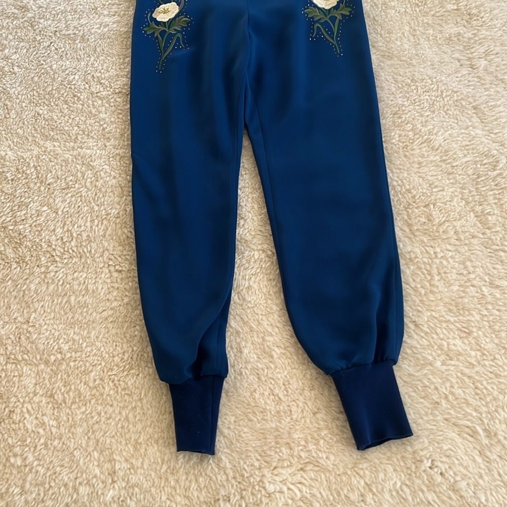 Stella McCartney embroidered pant with jogger detail at the ankle. Made in Italy - Picture 3 of 10